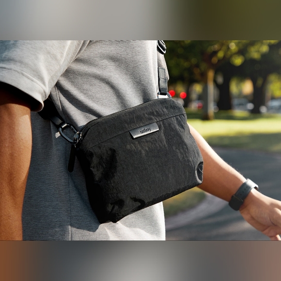 Bellroy Black “Tokyo Side Bag” crossbody bag - Picture 1 of 16